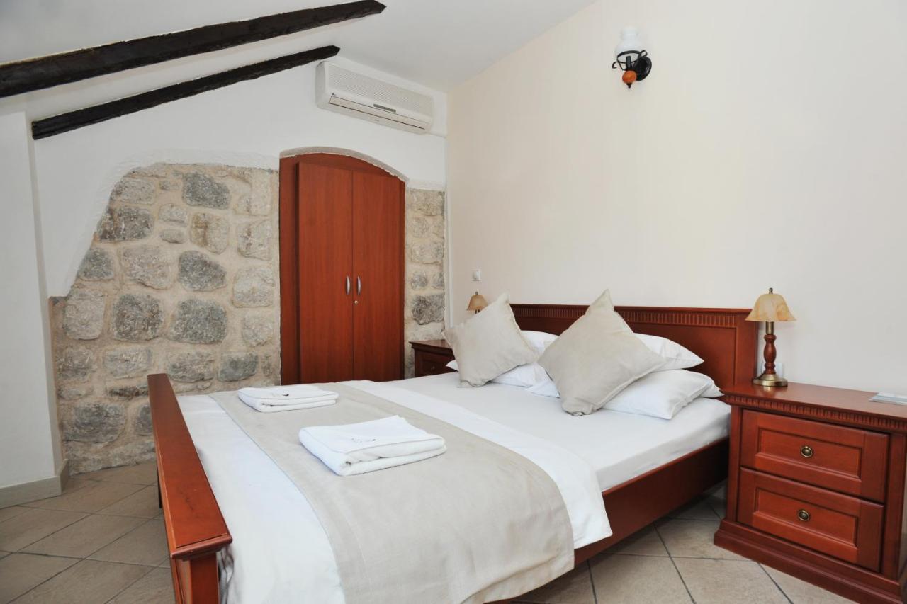 Lady Of The Rocks Apartments Perast Exteriér fotografie